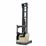 R20 sit-down reach truck