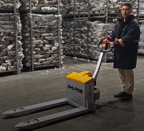 Why T20B Pallet Truck Is Essential in Cold Storage Warehouses